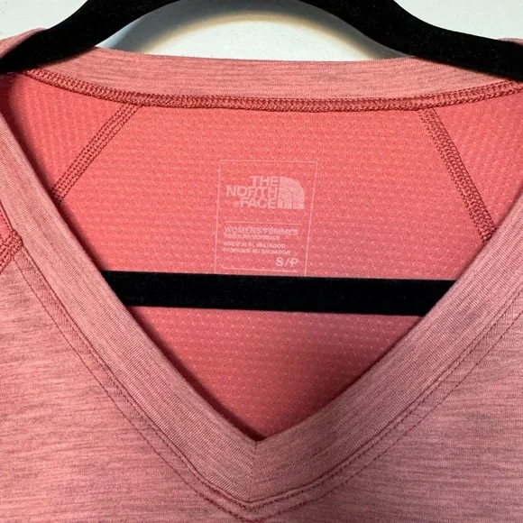 The North Face Women's Coral V-Neck Tee Size Small - Picture 4 of 4